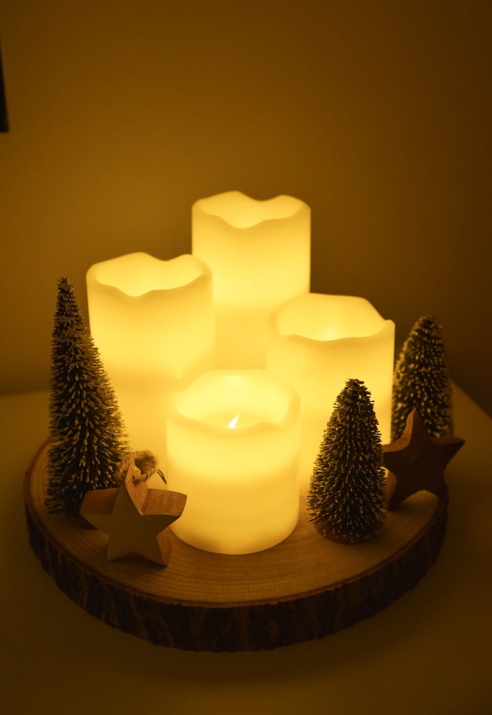 4-LED-Echtwachskerzen-flackernd-mit-Fernbedienung-LED--Echtwachskerzen--Wachskerzen--Kerzen--warm--flackernd--4er--Set--mit--Fernbedienung--Dekoration--gravidus-7968_1.jpg